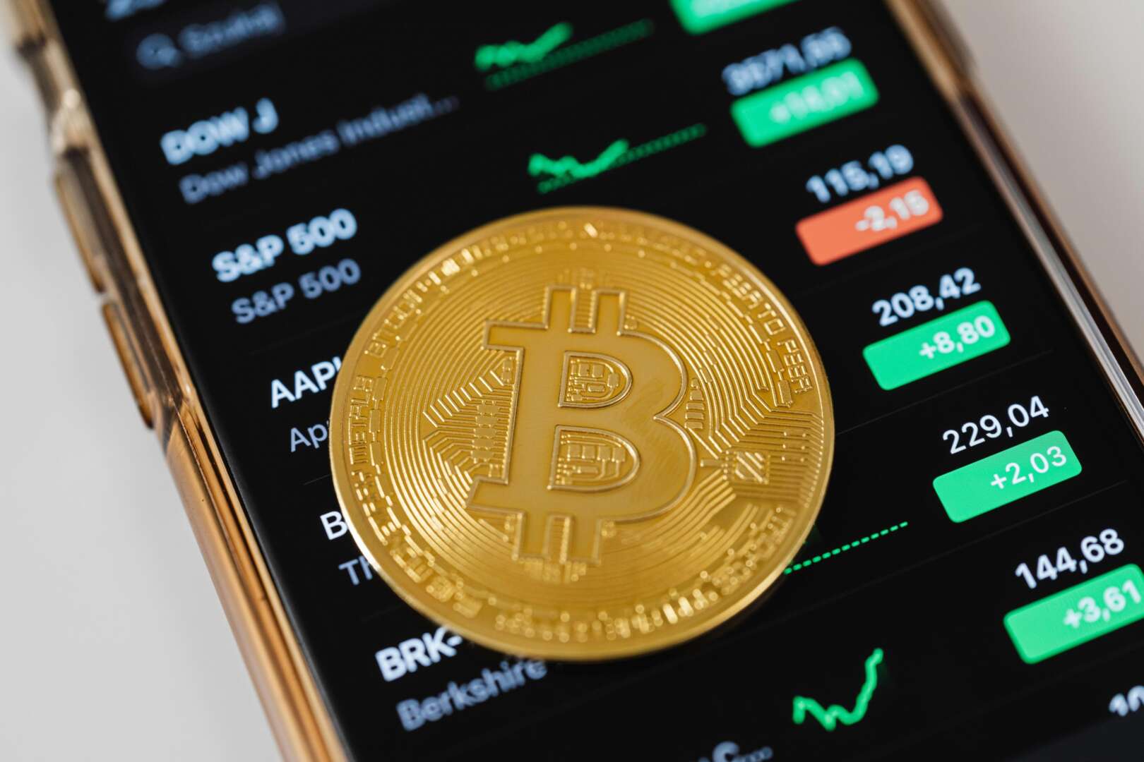 Large Bitcoin Investors Boost Holdings Amid Weak Demand and Market Shifts Large Bitcoin Investors Boost Holdings Amid Weak Demand and Market Shifts