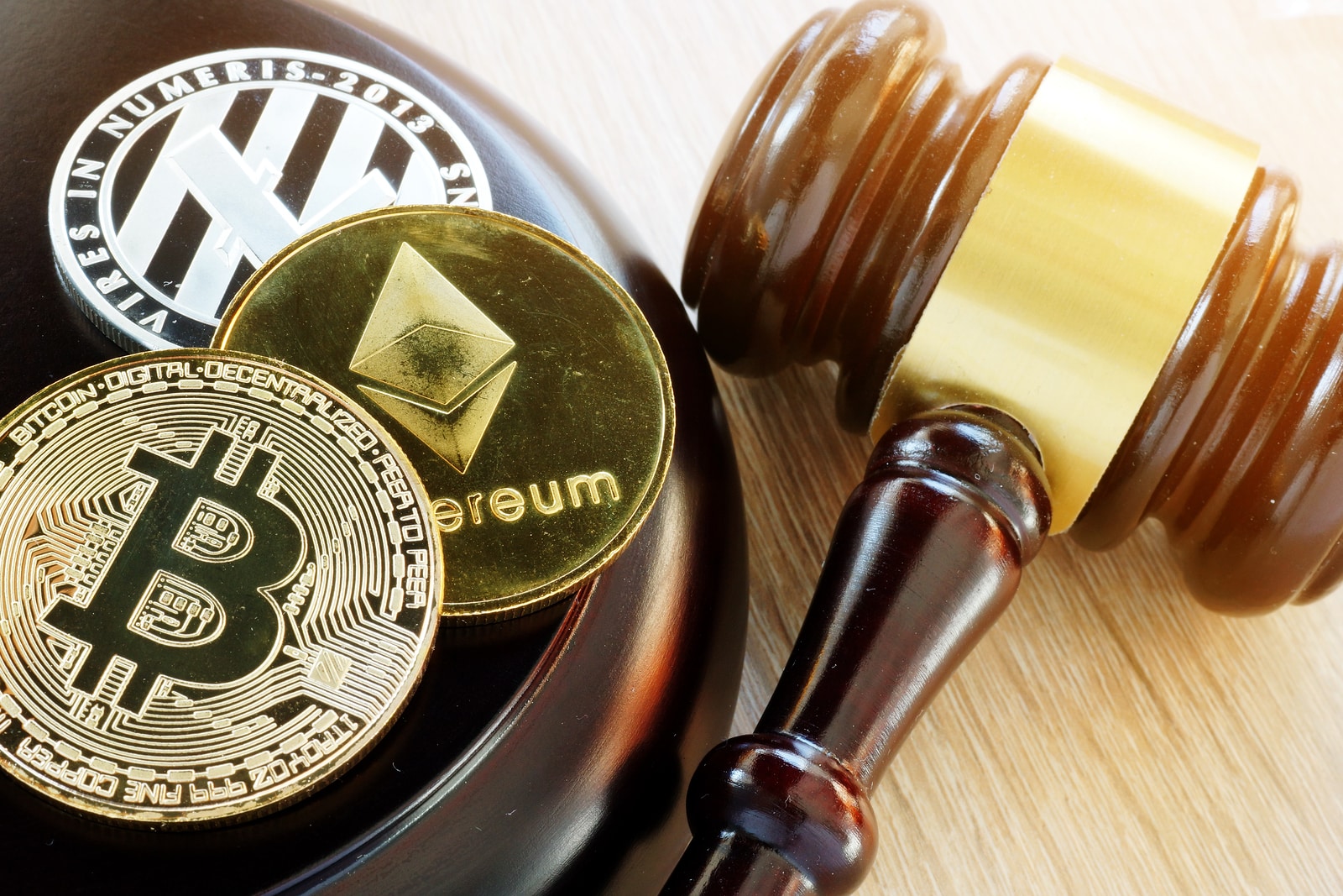 Is Cryptocurrency Legal In Us / Our New Reports on Regulation of Cryptocurrency Around the ... - Here the crypto exchange platforms have to obtain a legal license to operate in the market.